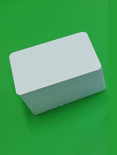 100 cartulinas blancas de papel grueso de 300 g. en formato 85 x 55 mm. Tamaño de tarjetas de visita
