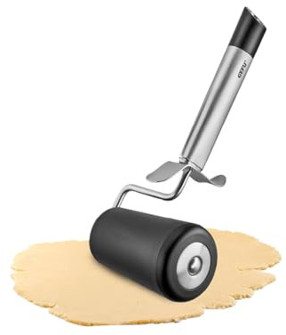 GEFU Teigroller PRIMELINE - Konisches Nadelholz für Pizza & Backbleche | Ergonomisches Backzubehör aus Edelstahl & Kunststoff, mit Fingermulde, beidhändig nutzbar, inkl. praktischer Aufhängeöse