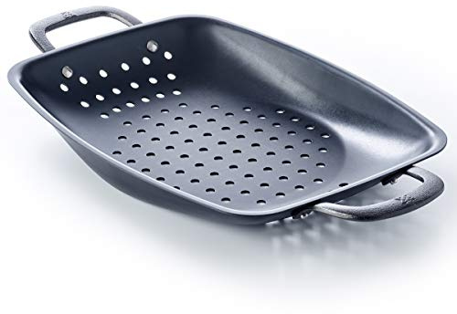 BK Asador de barbacoa de acero al carbono presazonado, 15 pulgadas con agujeros para asar con asas de acero al carbono, apto para horno, color negro