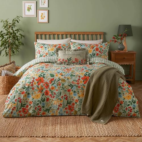 furn. Meadow Haze Duvet Cover Set – Wildflower Countryside Reversible Polycotton (Green – King)