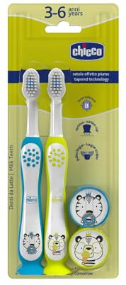 Chicco Set 2 Spazzolini da Denti per Bambini con Ventosa, Testina Arrotondata, Setole Morbide Delicate su Gengive e Dentini, Ampio Manico Antiscivolo, Coprisetole Incluso, 3-6 Anni, 2 Pezzi, Bimbo