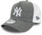 New Era New York Yankees MLB Jersey Essential Dunkelgrau Weiß Verstellbare A-Frame Trucker Cap - One-Size