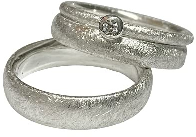 Eheringe mit Beisteckring