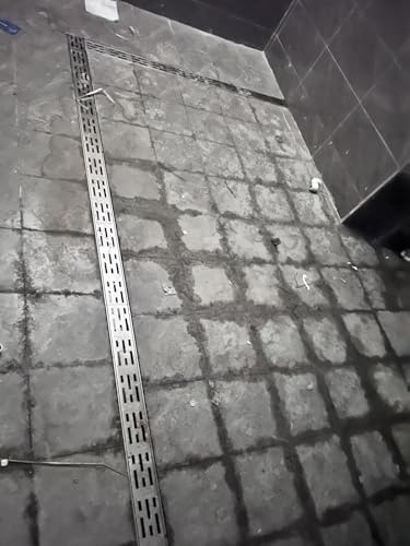 Scolo all'aperto della grondaia del canale dell'acqua per la soluzione efficiente di drenaggio dell'iarda e della piattaforma