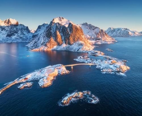 adrium Acryl-Bild 40 x 30 cm: Luftaufnahme von Reine und Hamnoy bei Sonnenaufgang im Winter. Lofoten-Inseln, Norwegen. Panoramalandschaft mit blauem Meer, (97690111)