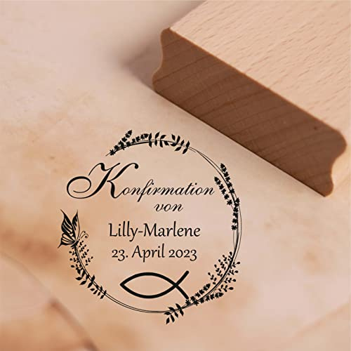 Stämpel konfirmation av – med namn och datum – motiv kristfisk fjäril vintage krans motivstämpel trästämpel 38 x 38 mm
