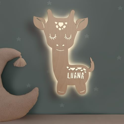 hellomini Personalisierbares LED-Nachtlicht mit Name für Kinder & Babys | Holz-Wandlampe | Schlummerlicht mit Motivwahl – Geschenk zur Geburt & Taufe (Greta die Giraffe)
