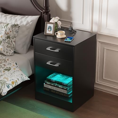 OXFENSEE Table de Chevet avec LED, Table de Nuit avec Station de Charge, Table d'Appoint 2 Ports et 2 Prises USB pour Salon,Chambre à Coucher (Blanc, 40x35x60cm)