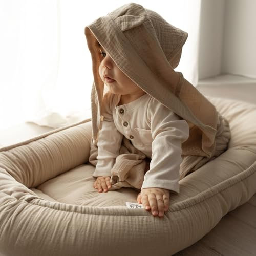 PaLulli® 2-seitig Musselin Babynestchen mit Pucktuch, Atmungsaktive Musselin - Handtuch mit Kapuze und eingenähten Ohren 100% Musselin Oeko TEX Kuschelnest Kokon für Babybett (Beige)