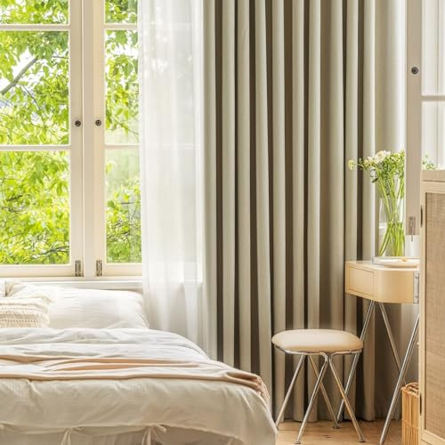 Bishilin Verdunklungsvorhänge Khaki Beige 107x115CM, Vorhänge Blickdicht mit Ösen 2 Set Modern Einfach Gardinen Verdunkelnd Wohnzimmer Jugendzimmer Schlafzimmer
