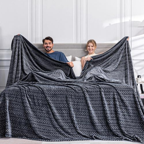 Serenhom Soft Cozy 120x120 Inches Seamless Oversized King Fleece Blanket, 3D Jacquard Decorative Giant 10'x10' California King Blanket Extra Large for Bed, Sofa, Couch, Travel, Dark Grey Chain