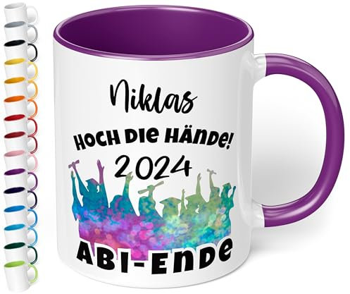 Lustige Tasse zum Abitur 2025 mit Namen: „Hoch die Hände - 2025 – ABI-ENDE“ - Kaffeetasse personalisiert - Geschenke zum Abitur, Abschlussgeschenk, Geschenk zur bestandenen Prüfung, Violett