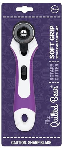 The Quilted Bear Cortador giratorio: cortador giratorio ergonómico de agarre suave para tela con hoja de corte afilada y sistema de reemplazo de hoja fácil (cortador giratorio de 28 mm)