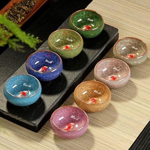 NYTGHYT Service à thé Kung Fu en céramique en forme de poisson en relief avec ouverture de tasse à thé, poisson mignon, verre à shot soju coréen, également idéal pour le whisky, la tequila et le saké