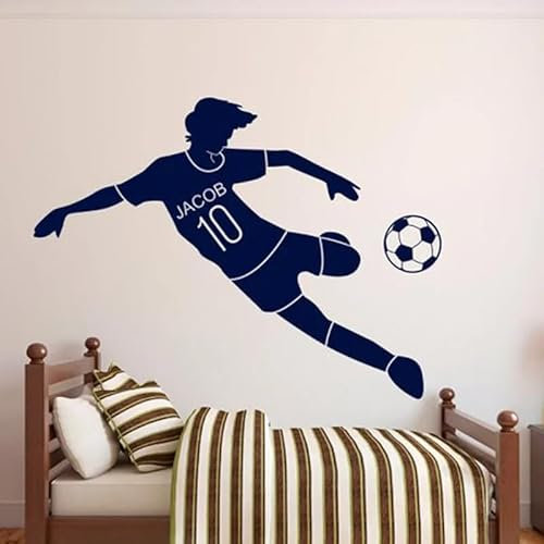 Fußball Wandtattoo Personalisierter Name Fußball Wandaufkleber für Kinderzimmer Kinderzimmer Dekor Teen Sport Vinyl Home Decor 57x42cm