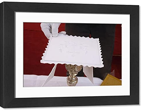 robertharding Chalice and Paten Framed Print, Paris, France - Modern Frame 22x18 (58x48cm) (19950153)