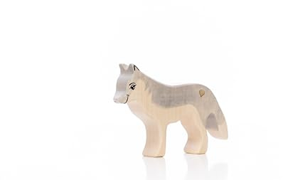 Lilu® Wölfin mit leuchtendem Herz, Wald Holztiere handbemalt, Holzfigur Spielfigur Tiere aus FSC®-Holz, EN71 und DEKRA Zertifiziert Holzspielzeug für Kinder - 13cm x 8,4cm x 2,4cm