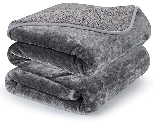 PETTOM Fleece Hundedecke Wasserdicht, 100 x 75 cm, Dunkelgrau | Sherpa-Fleece, flauschig & weich, schützt Sofa & Auto vor Schmutz, perfekt für drinnen & draußen, maschinenwaschbar