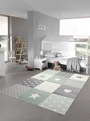 Teppich-Traum Kinderteppich Herz Sterne Punkte Grün Grau 160x230 cm | Kuschelig weich, pflegeleicht, schmutzabweisend, allergikerfreundlich, seitlich gekettelt und OEKO-TEX geprüft