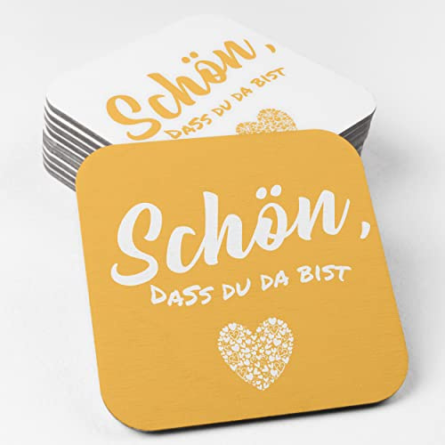 Schön DASS Du da bist Bierdeckel aus Pappe I Eckige Tischdeko Senfgelb (50 Stück) Deko aus umweltfreundlicher Holzschliffpappe (9,3cm x 9,3cm)