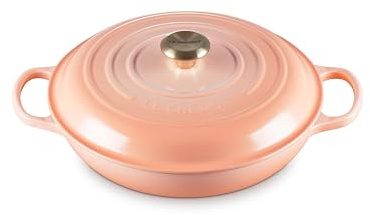 Le Creuset Cacerola redonda de hierro fundido esmaltado, 3.5 cuartos de galón. Peche