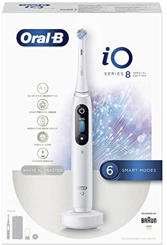 Oral-B iO 8 Cepillo de Dientes Eléctrico con Mango Recargable, Tecnología Magnética de Braun, 1 Cabezal de Recambio, Pantalla a Color, Cargador y Funda de Viaje Premium - Blanco, Edición Especial