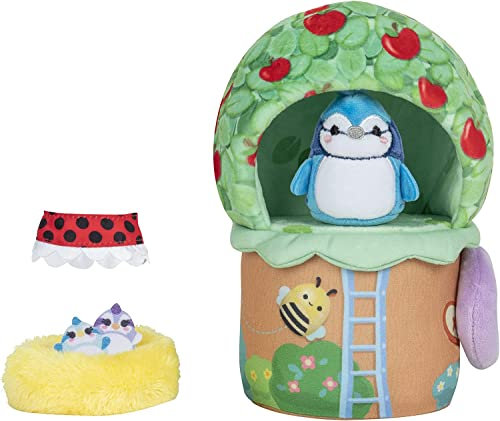 Squishville- Tiptop Comprend Une Peluche Babs The Blue Jay de 5,1 cm, Une Robe Coccinelle, Un nid d'oiseau et Une cabane d'arbres – Jouets pour Enfants, SQM0209, Multicolore