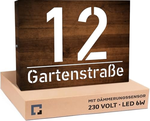 PRINTIMA Hausnummer Beleuchtet LED mit Dämmerungssensor 40x30 cm Dunkle Walnuss mit Gravur, 6W A++, 230V, wasserdicht, modernes Design, robust & stilvoll