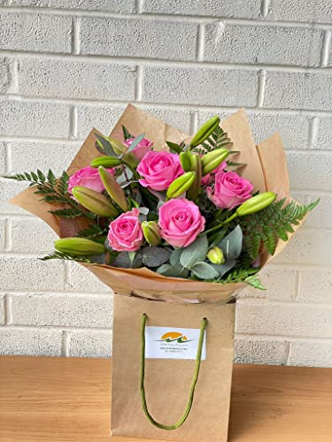 Pretty Pink Rose and Lily Fresh Flower Bouquet Gift Bag – Handcrafted Autumn Floral Arrangement for Birthday, Anniversary, Get Well, Thank You, Festive Occasions Delivery