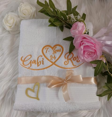 Wuff-Dogsworld Handtuch mit Namen Bestickt Geschenk Hochzeit Vermählung Hochzeitsgeschenk Herz personalisiert Verlobung Braut Bräutigam Mann Frau