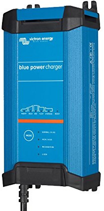 Victron Energy Blue Smart Batterie Ladegerät 12-Volt 20 Ampere 230V - Autobatterie Ladegerät - Batterieerhaltungsgerät und Desulfator - IP22 Geschützt - Bluetooth - 3 Ausgänge - CEE 7/7