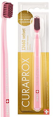 Curaprox Brosse à dents CS 12460 Velvet Soft – Soin des gencives Sensibles | Nettoyage Ultra Doux avec 12 460 Filaments/Emballage unique, Rose-Fuchsia/Fabriqué en Suisse