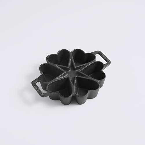 Martha Stewart Signature Backform aus Gusseisen mit 6 Tassen, herzförmig, eingebrannt