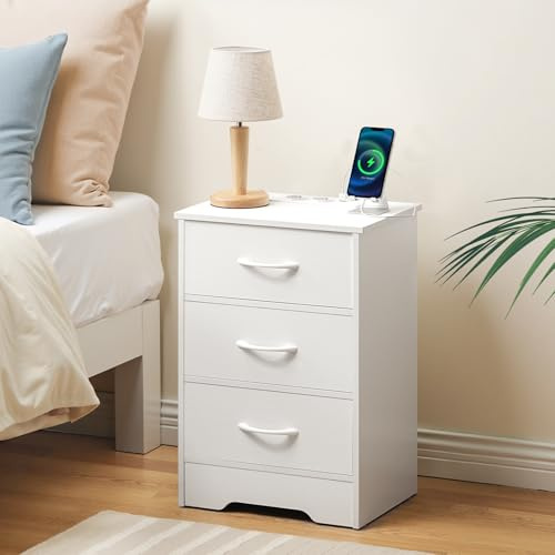 HOOBRO Nachttisch mit Ladestation, schmaler Beistelltisch mit 3 Schubladen, Sofatisch, mit 2 Steckdosen, 1 USB-A, 1 Typ-C, für Wohnzimmer, Schlafzimmer, Weiß EWT193CBZ01