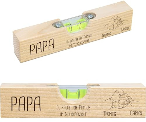 GRAVURZEILE Bedruckte Wasserwaage - Papa Fistbump - Personalisiert mit Namen - Geschenk für Männer zum Vatertag - Buchenholz - 15 cm - Funktionales Deko Mini-Werkzeug für Handwerker & Heimwerker