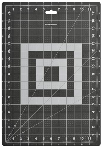 Fiskars A3 cutting mat, 30 cm x 45 cm, cut-resistant, 1003894