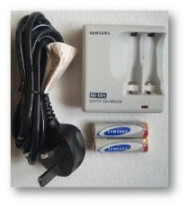 SAMSUNG SUPER FAST Battery Charger Fast-charging Accu with 2x AA 2500mAh Batteries - CAN CHARGE 2 AA or 2 AAA - WITH LED CHARGE INDICATOR - SUITABLE FOR SAMSUNG - CANON- NIKON- SONY- PANASONIC- ENERGIZER - LLOYTRON - UNIROSS - ENLOPE RECHARGEABLE BATTERIES and AA CAMERAS - HIGH CAPACITY BATTERY- MULTI VOLTAGE SUITABLE FOR TRAVELLING ABROAD