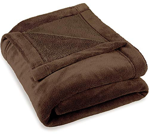 CelinaTex Flauschige Kuscheldecke 150 x 200 cm dunkel braun Decke Sofa warm Wohndecke weich Mikrofaser Fleece Oeko-TEX Montreal