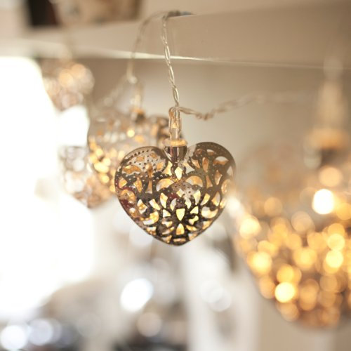 Lights4fun 20 Warm White LED Silver Metal Filigree Heart Shaped String Fairy Lights Plug in Indoor Use 2.85m