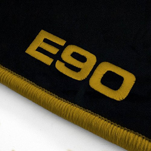 Autoteppich Stylers ATS-Q300_E90-202 Passgenaue Velours Fußmatten mit Logo Stick (E90) und Rand in Gold