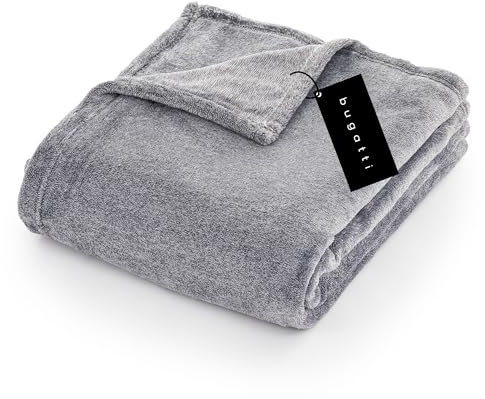 Bugatti 3300 Kuscheldecke XL 160x220cm – kuschelige Decke hellgrau, hochwertige Markenqualität aus Flanellflausch, warm und weich