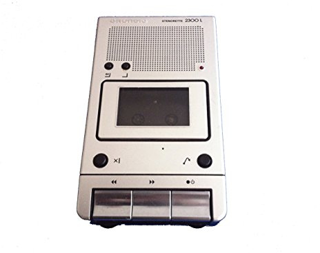 GRUNDIG Stenorette 2300L mit Netzteil, Handmikrofon, Fußschalter und 1 Stenokassette, geprüft, befinet sich in TOP Zustand