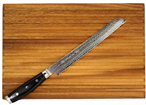 DamastknivSET Yaxell GOU 101 – brödkniv – skärkärna av pulverstål 63HRC + brödskärbräda