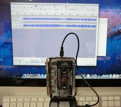 Tape-2-Mac USB Audio-Kassetten-Aufnahmegerät für Apple Mac Mountain Lion OSX 10.8.2 oder OSX 10.7.4 bis zu 10.4 (Kopieren, Aufnehmen, Transfer und Konvertierung von Audiokassetten für den Mac, Import in iTunes-Bibliothek und somit auch auf iPad, iPhone oder iPod) Es ist für alle iMacs, Macbooks, Mini- und Pro-Modelle geeignet. Passend für jeden Mac, der weniger als 5 Jahre alt ist. Geld zurück Garantie bei nicht 100%iger Zufriedenheit. Wird mit Tutorial-Video und Anweisungen geliefert. Das Produkt ist von keinen anderen Amazon-Verkäufern erhältlich.