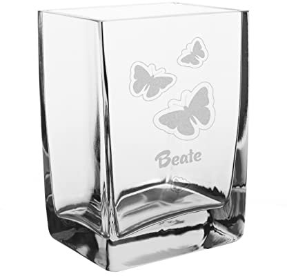 Herz & Heim® Elegante Glasvase mit Schmetterlingsmotiv u. Gratis Gravur des Namens