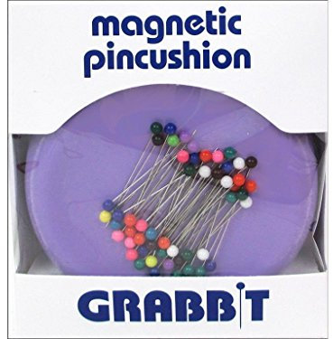 Grabbit Magnetisches Nähnadelkissen mit 50 Kunststoffkopfnadeln, Lavendel