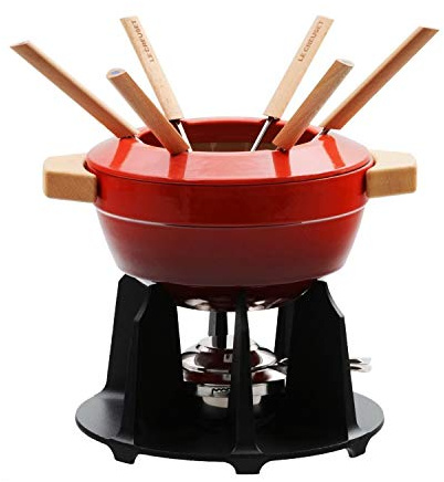 Le Creuset Set de fondue de hierro fundido, Con 2 asas de madera, tapa antisalpicaduras, quemador y 6 tenedores para fondue, Volumen 2.3 L, Cereza, 60612000602460