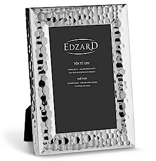 EDZARD Bilderrahmen Gubbio für Foto 10 x 15 cm, edel versilbert, anlaufgeschützt, mit Samtrücken, mit 2 Aufhängern, Fotorahmen zum Stellen oder Hängen