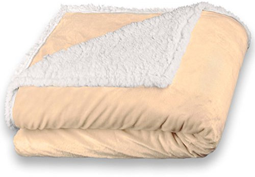 CelinaTex Kuscheldecke 150 x 200 cm beige weiß Felldecke Imitat Wendedecke Nicki Fell Optik Fleece Wohndecke, Sofadecke, Geschenk für Frauen, warm - Oeko-TEX Fantasia