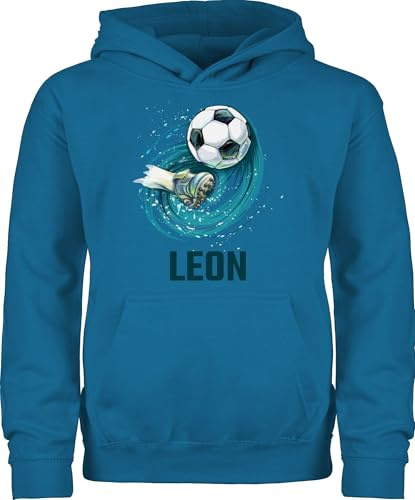Geschenk mit Namen personalisiert by Shirtracer - Kinder Hoodie Jungen Mädchen - Fußball Schuss Cool Fußballfan | Fußballgeschenkideen